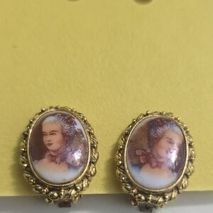 Vintage Gold Cameo Earrings